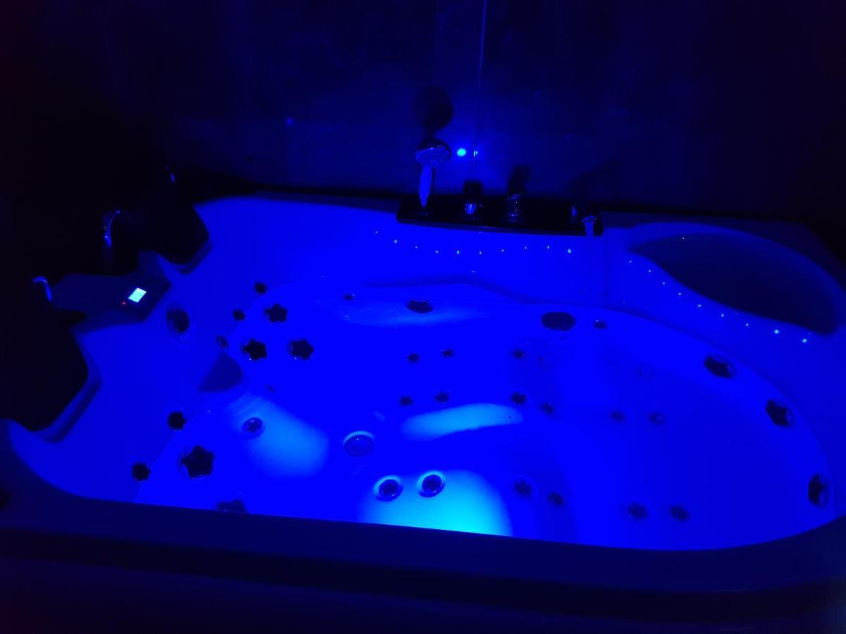 Lights Spa National Arena Mega Mall Monza Bukarest Exterior foto